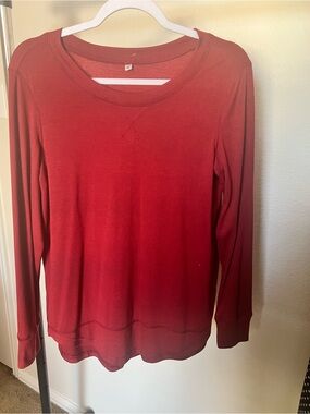 Women's Long-Sleeve Crewneck Top in Cranberry Red